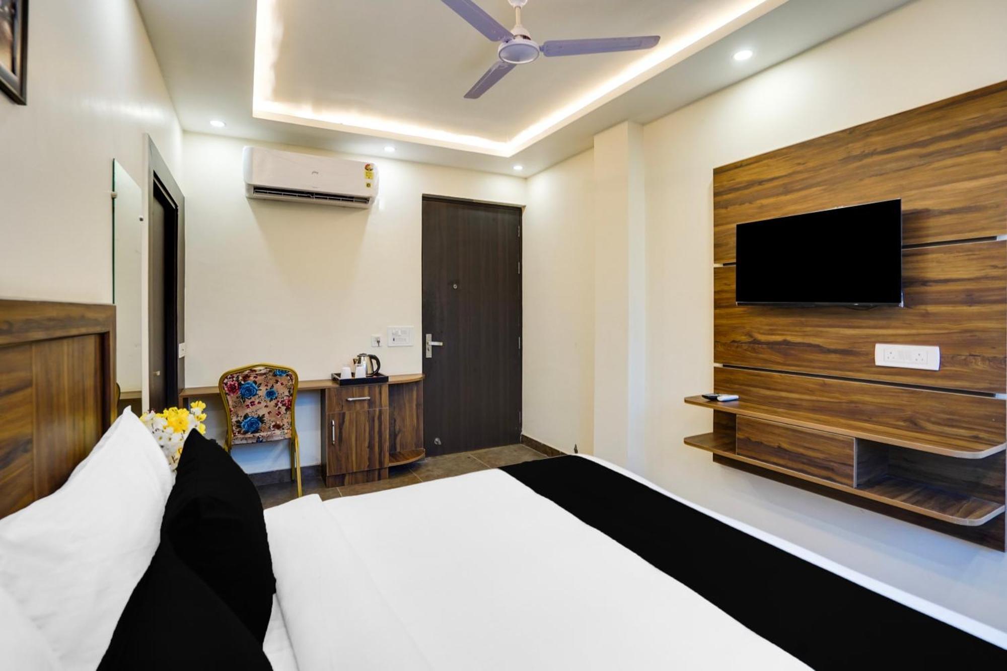 Hotel Super Townhouse The Royal Casa à Ghaziabad Extérieur photo