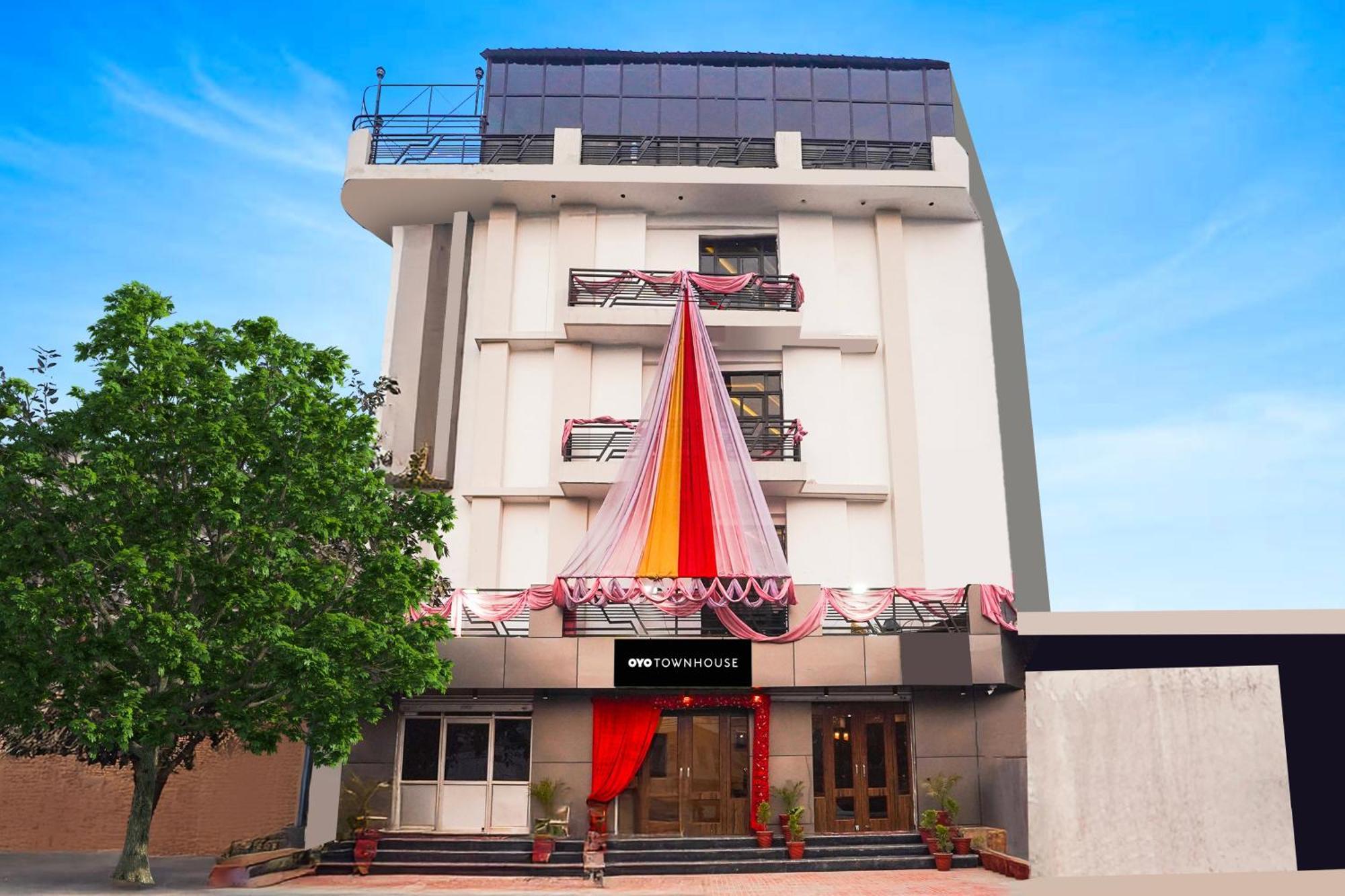 Hotel Super Townhouse The Royal Casa à Ghaziabad Extérieur photo