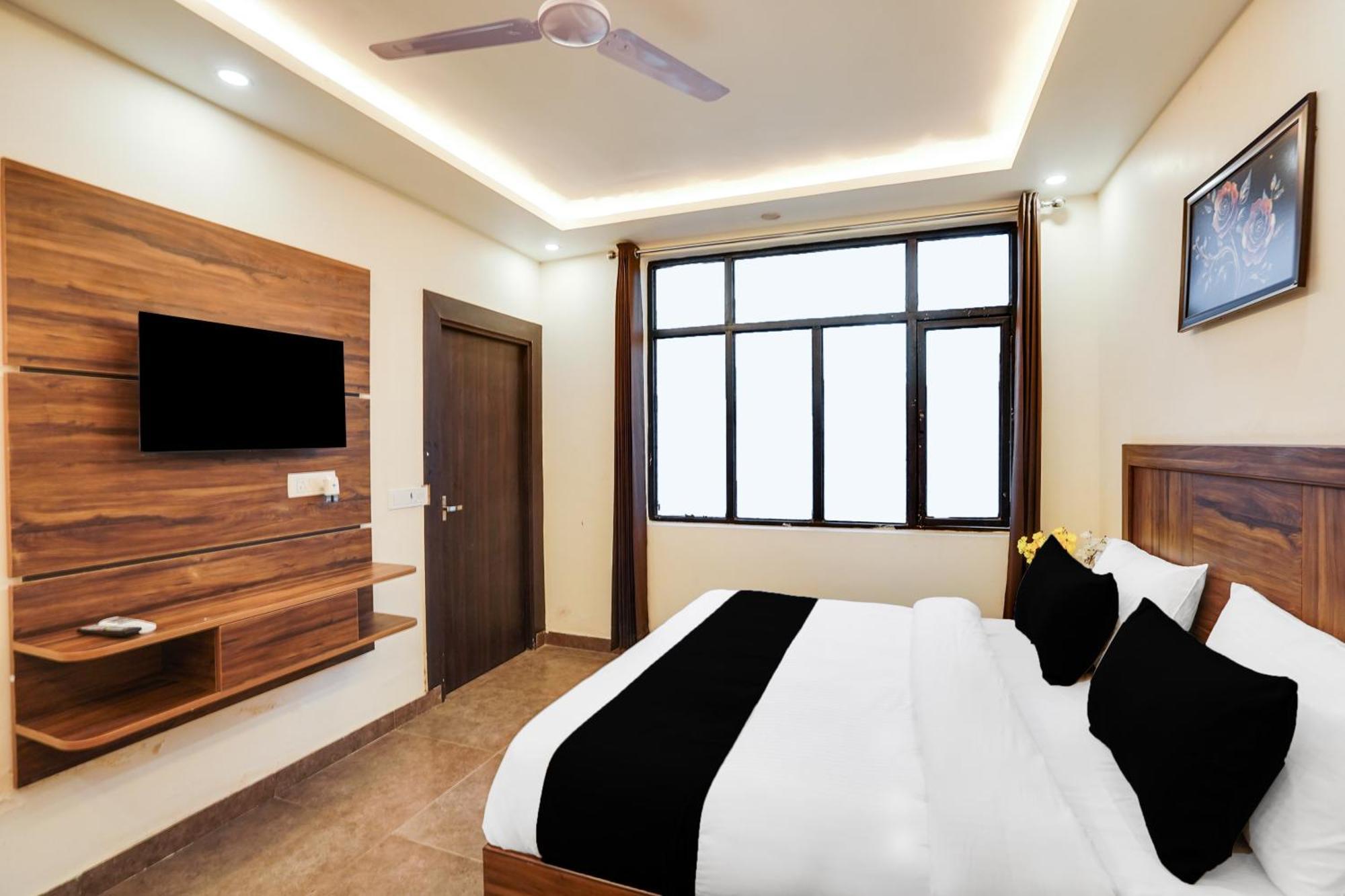 Hotel Super Townhouse The Royal Casa à Ghaziabad Extérieur photo