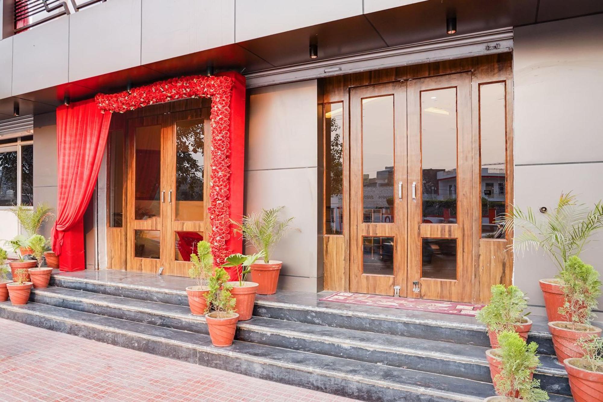 Hotel Super Townhouse The Royal Casa à Ghaziabad Extérieur photo