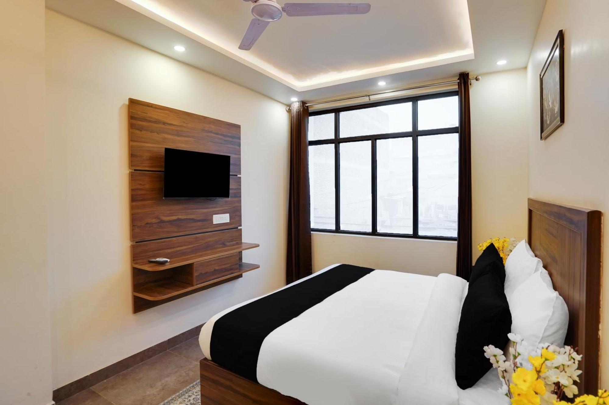 Hotel Super Townhouse The Royal Casa à Ghaziabad Extérieur photo