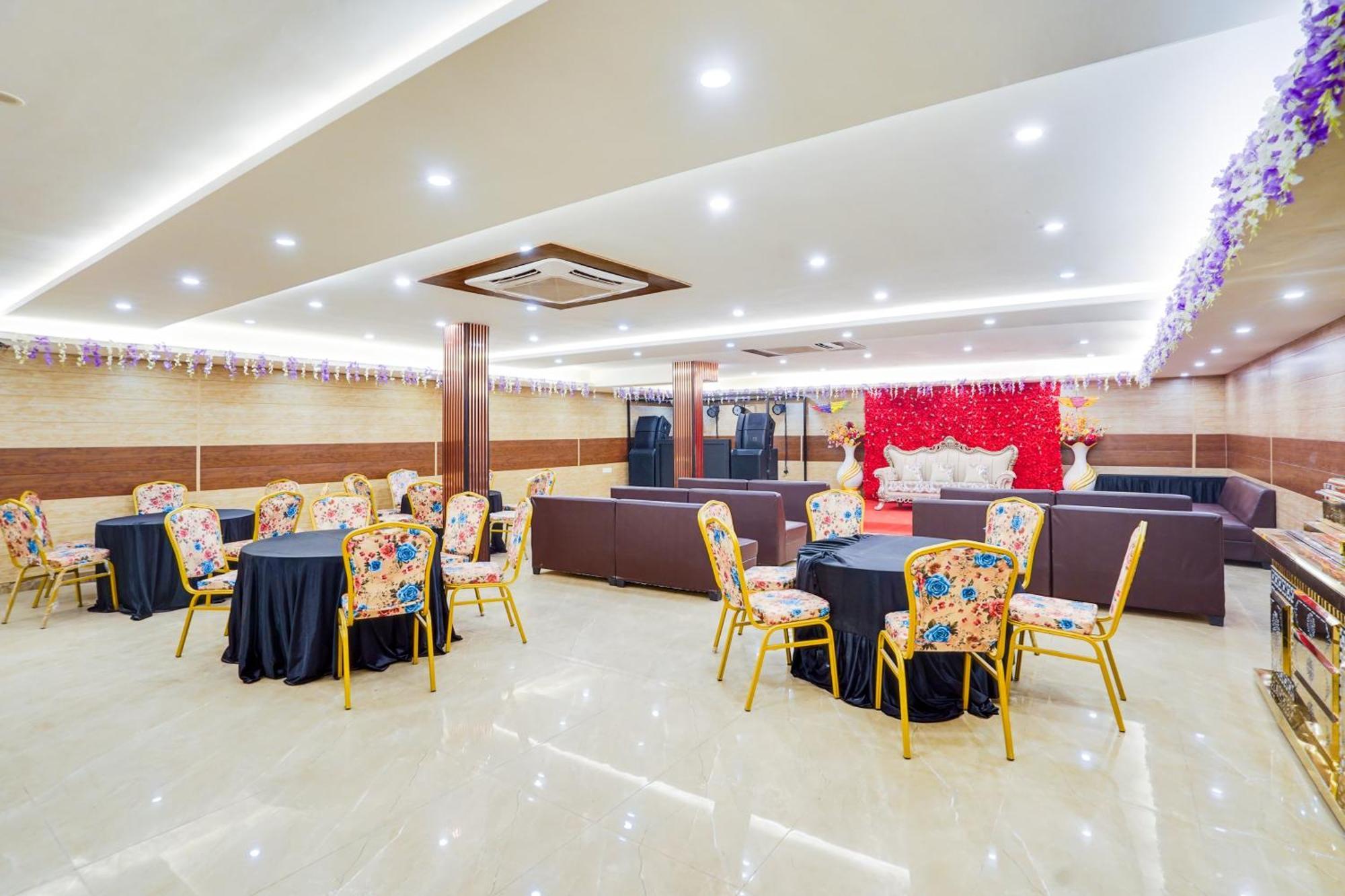 Hotel Super Townhouse The Royal Casa à Ghaziabad Extérieur photo