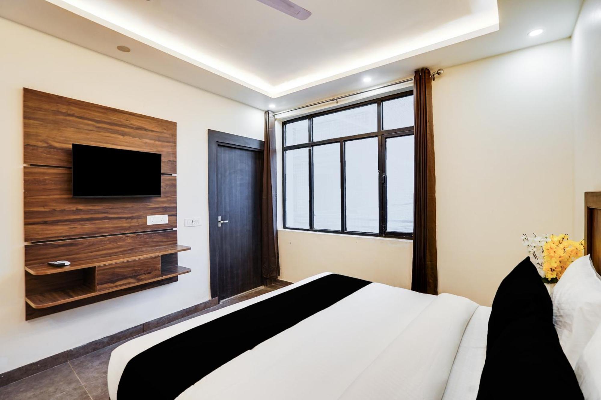 Hotel Super Townhouse The Royal Casa à Ghaziabad Extérieur photo