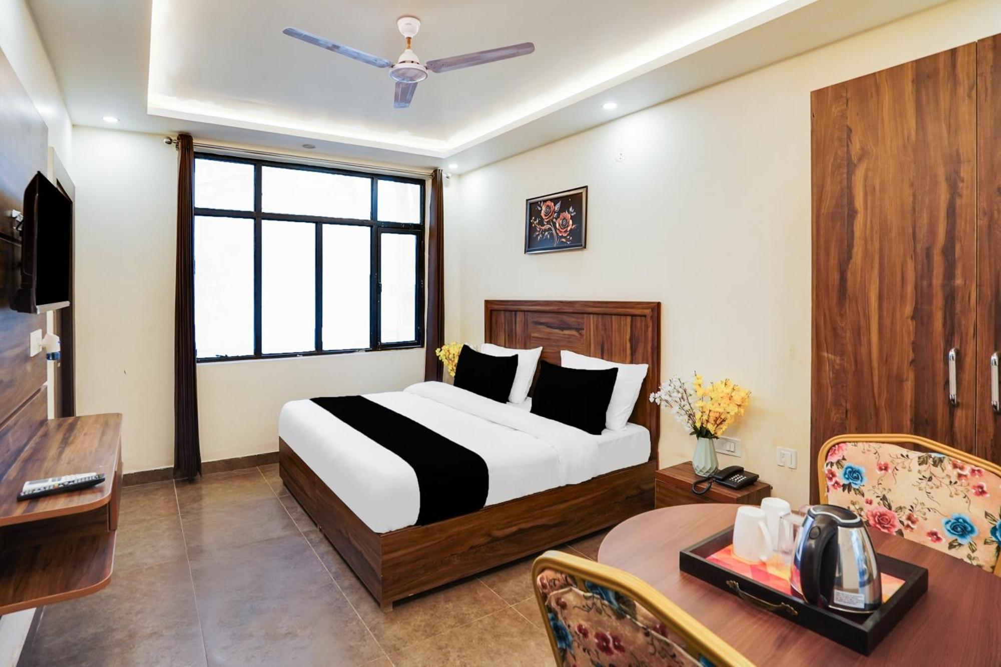 Hotel Super Townhouse The Royal Casa à Ghaziabad Extérieur photo
