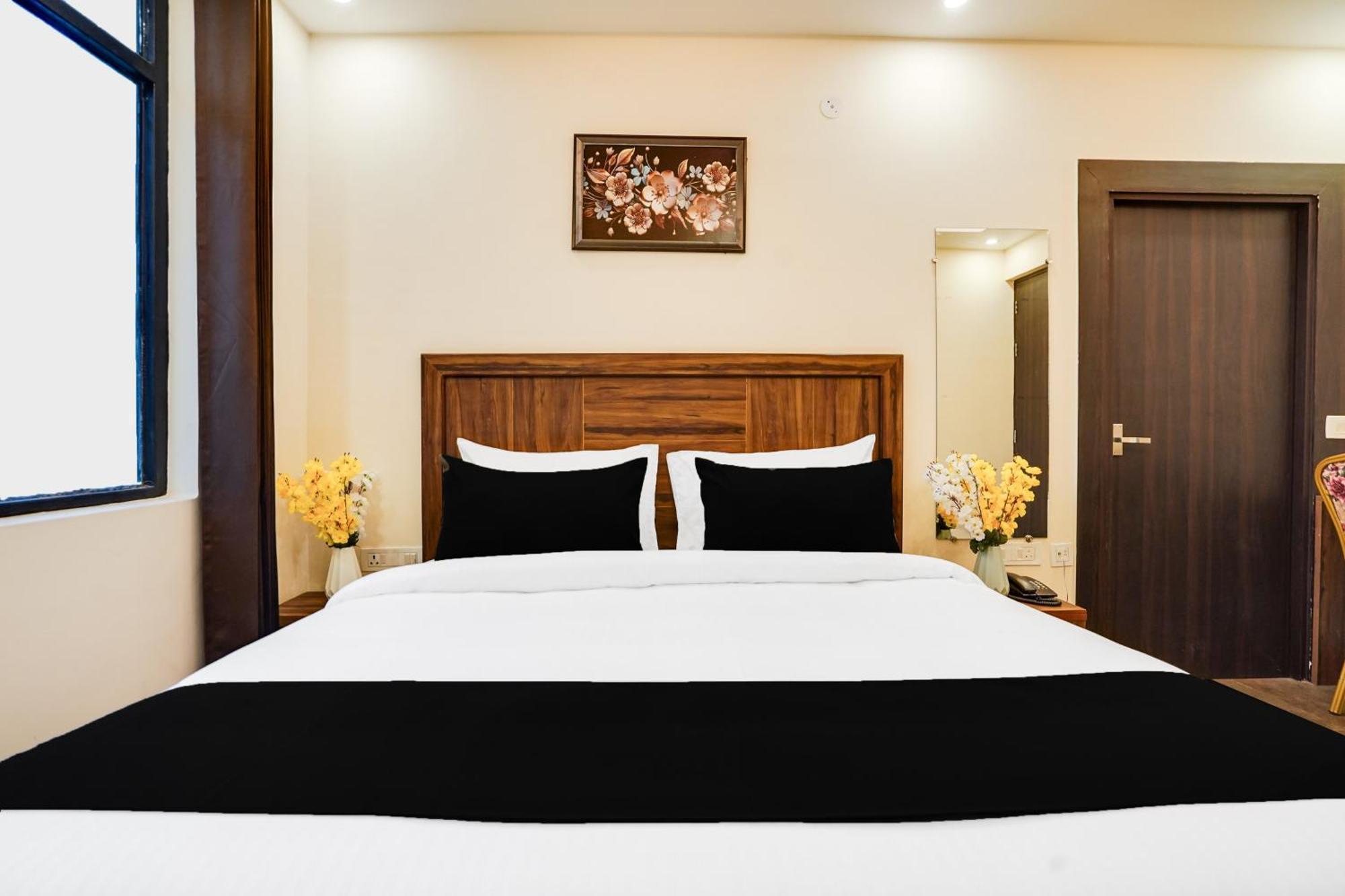 Hotel Super Townhouse The Royal Casa à Ghaziabad Extérieur photo