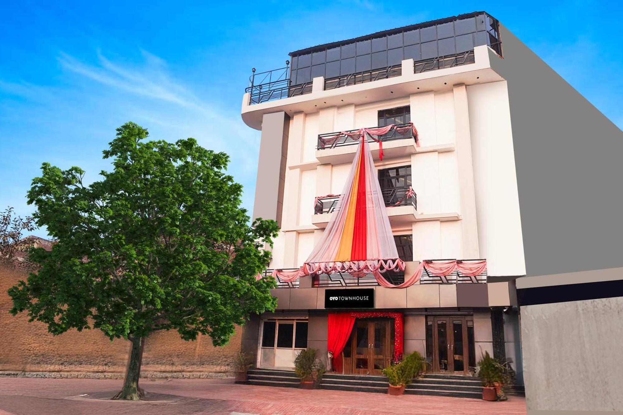 Hotel Super Townhouse The Royal Casa à Ghaziabad Extérieur photo